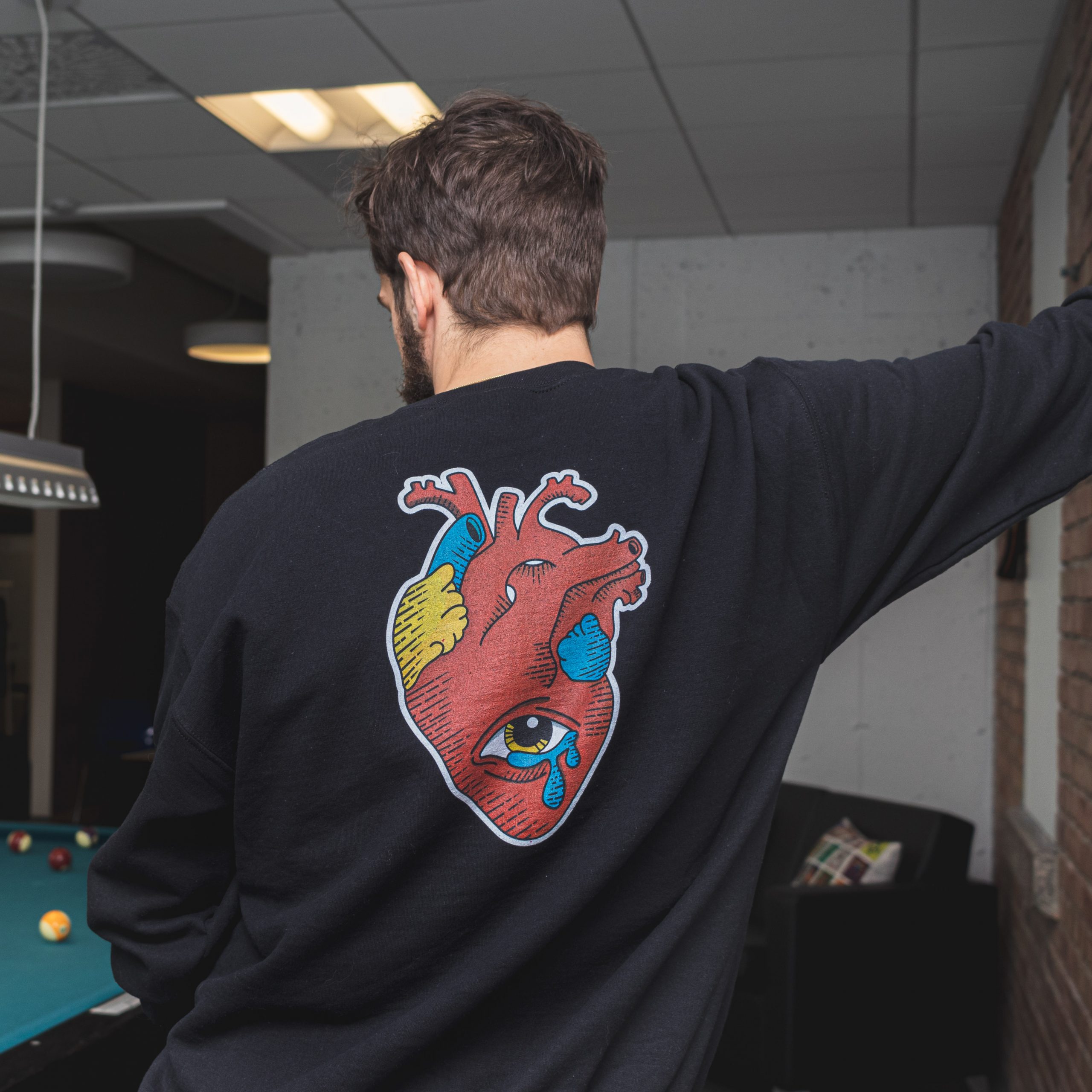 Crewneck NOIR Pleurer en paix – Image 2