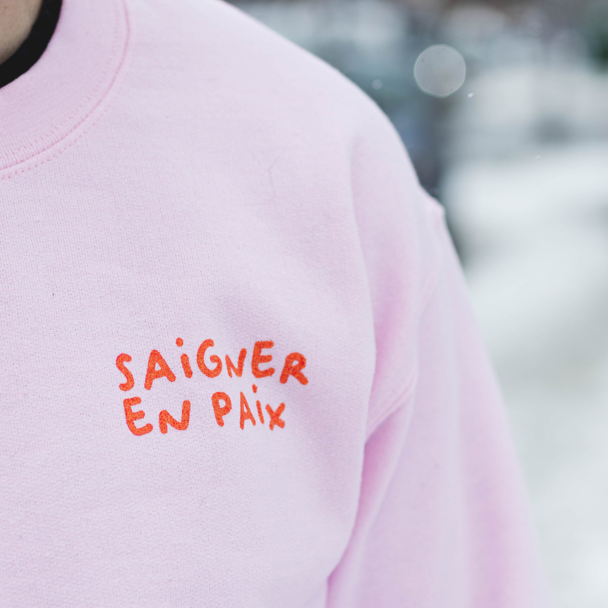 Crewneck ROSE Saigner en Paix – Image 3